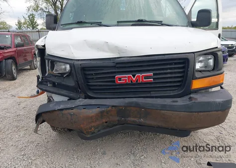 2005 GMC Savana Standard z USA, uszkodzony, nr VIN 1GTHG39U951124405